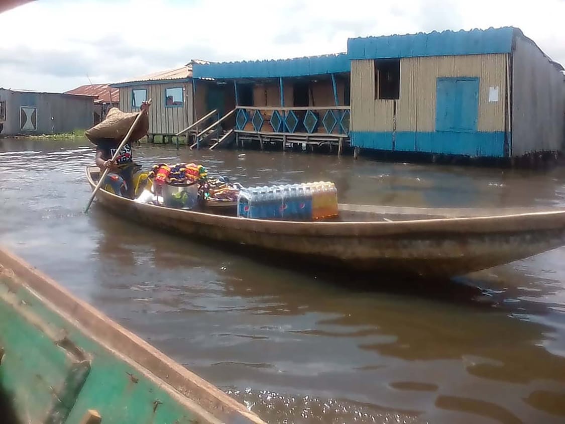 Commerçante en barque